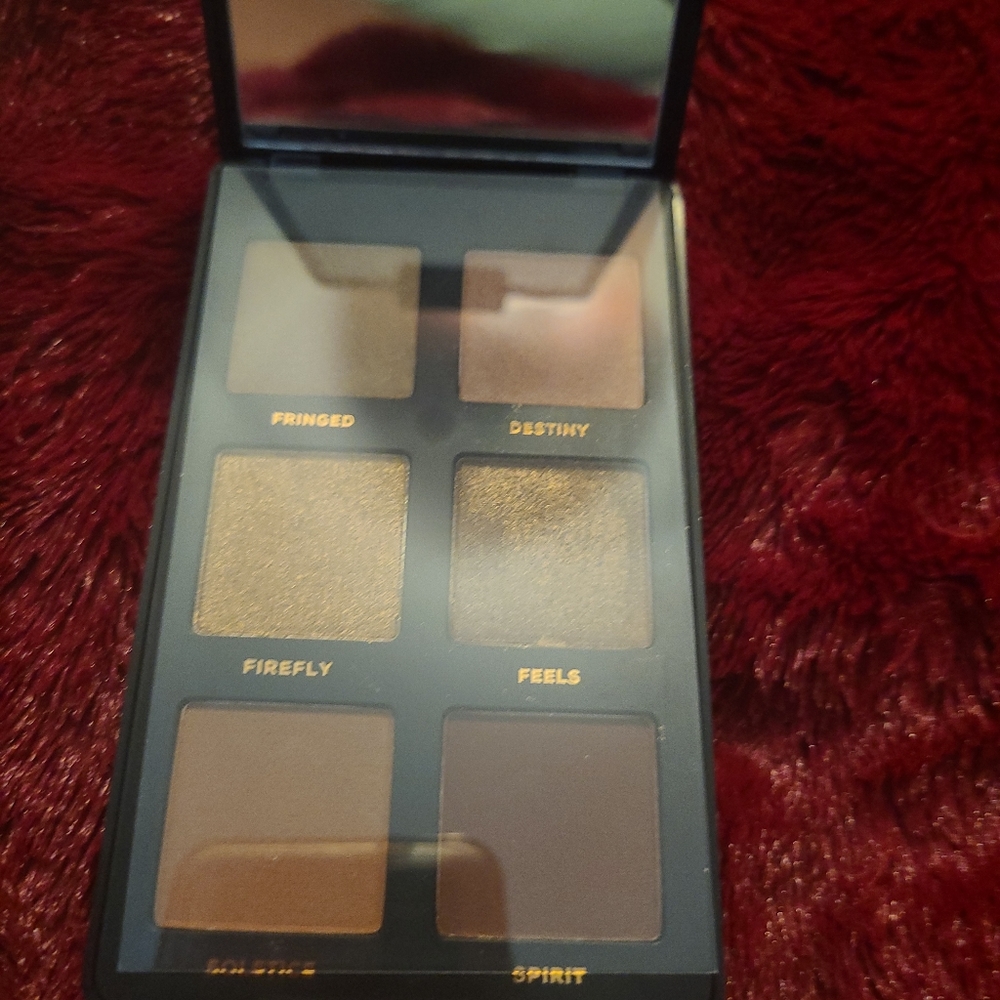 Gen nude Latte eyeshadow pallete bare minerals